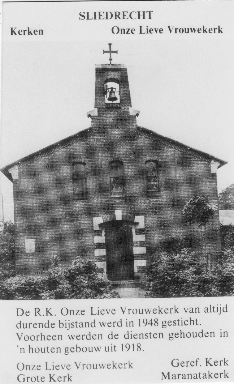 026-256b - Stationsweg - R.K. Kerk - 1945.jpg
