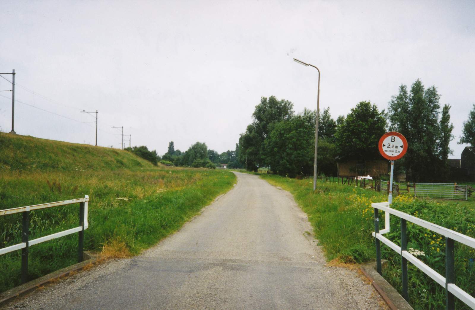 025-155 - Tiendweg-west - Parallelweg - jul 1998.jpg