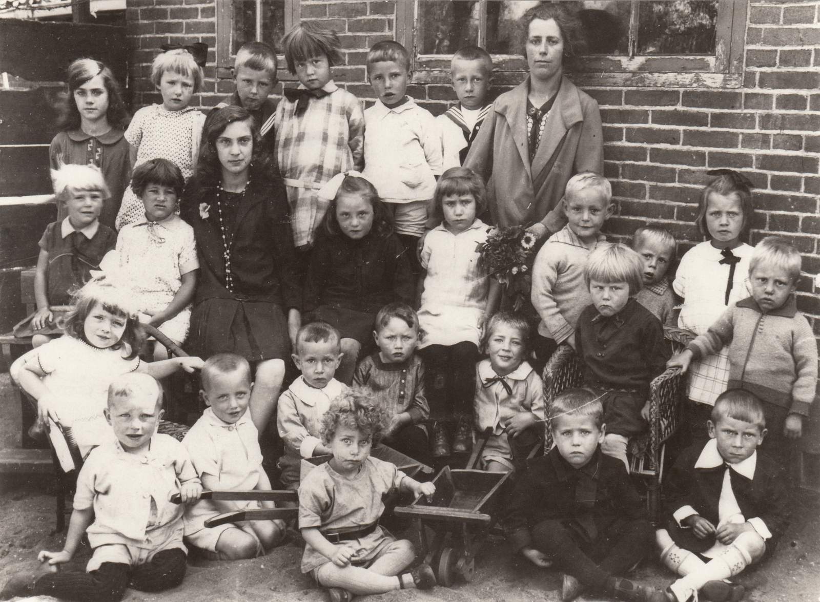 067-112 - Kleuterschool - Rijsdijkstoep - 1930.jpg