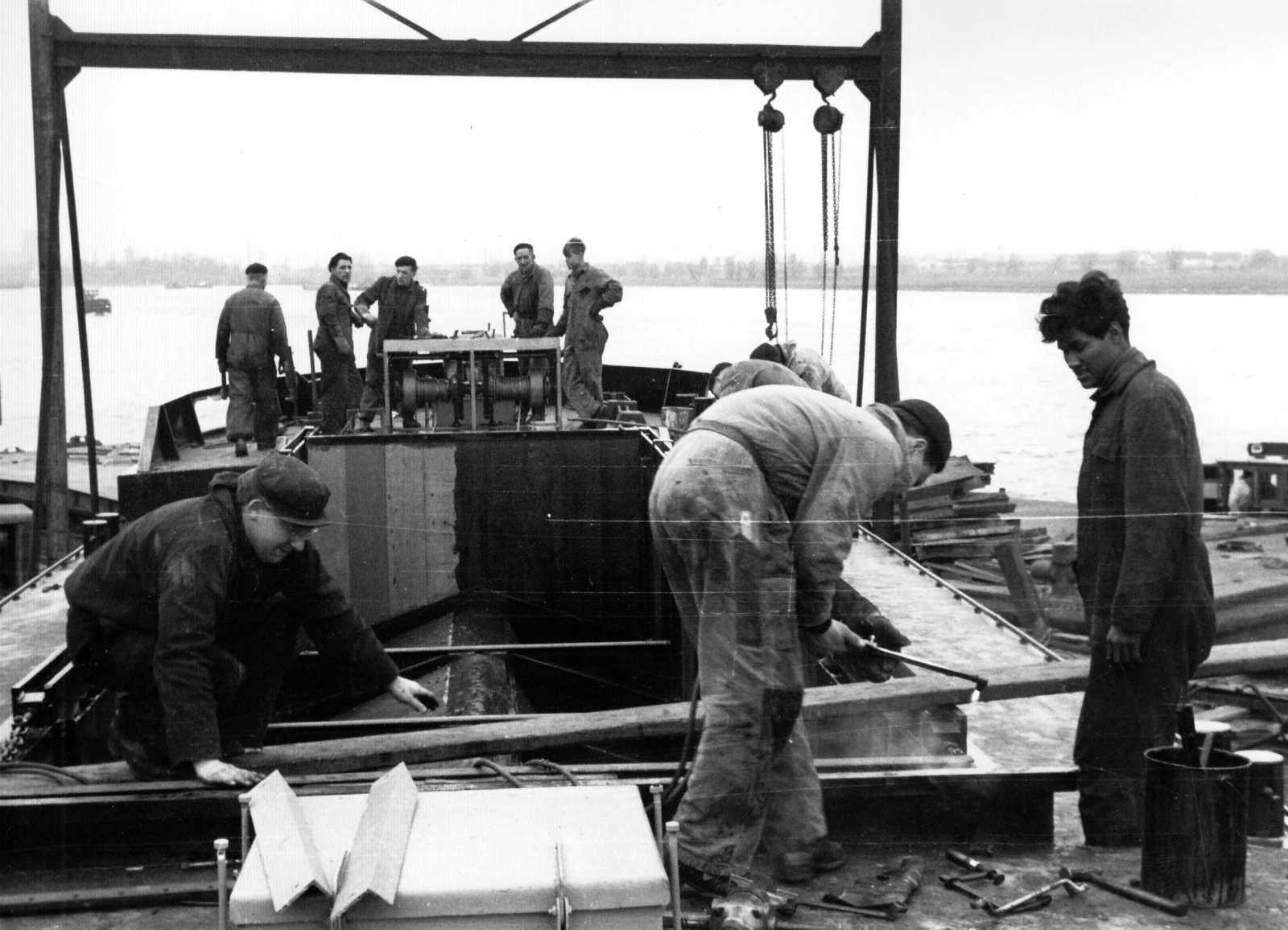 110-140 - Scheepswerf - van Genderen.jpg