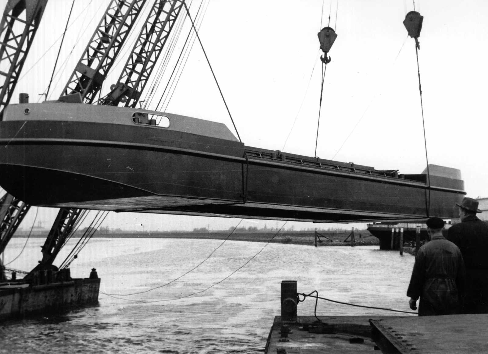 110-148 - Scheepswerf - van Genderen.jpg